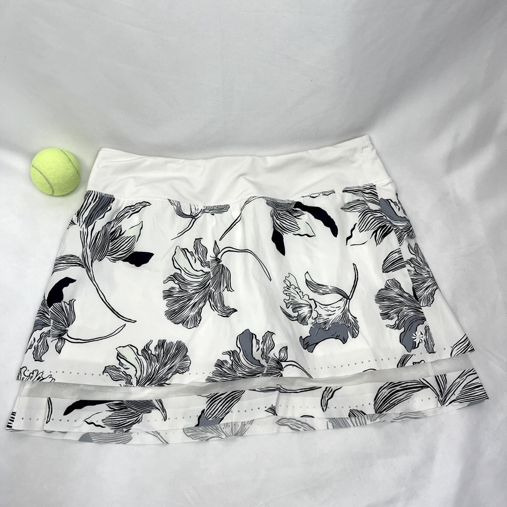 Athleta Laser Cut Floral Skirt Skort Sz Medium White Navy Mint Grey Black EUC - Picture 8 of 15